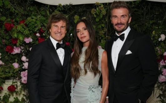 La majoratul fiicei pe care a abandonat-o nu a a mers, dar la ziua Victoriei Beckham a dansat p&acirc;nă-n zori! Tom Cruise, de neoprit la 61 de ani
